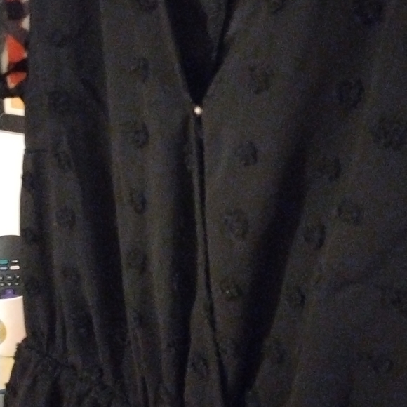 4/$20 Black short sleeved romper-M - Picture 6 of 8